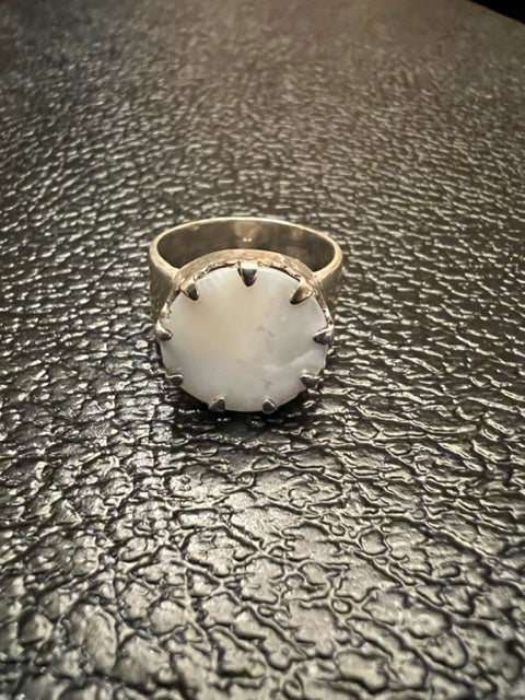 Mother of Pearl Cabochon ring